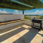Close To Mamitas Beach, 2 Bedroom For Up To 5 Sleeps And Rooftop Pool!