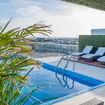 Close To Mamitas Beach, 2 Bedroom For Up To 5 Sleeps And Rooftop Pool!