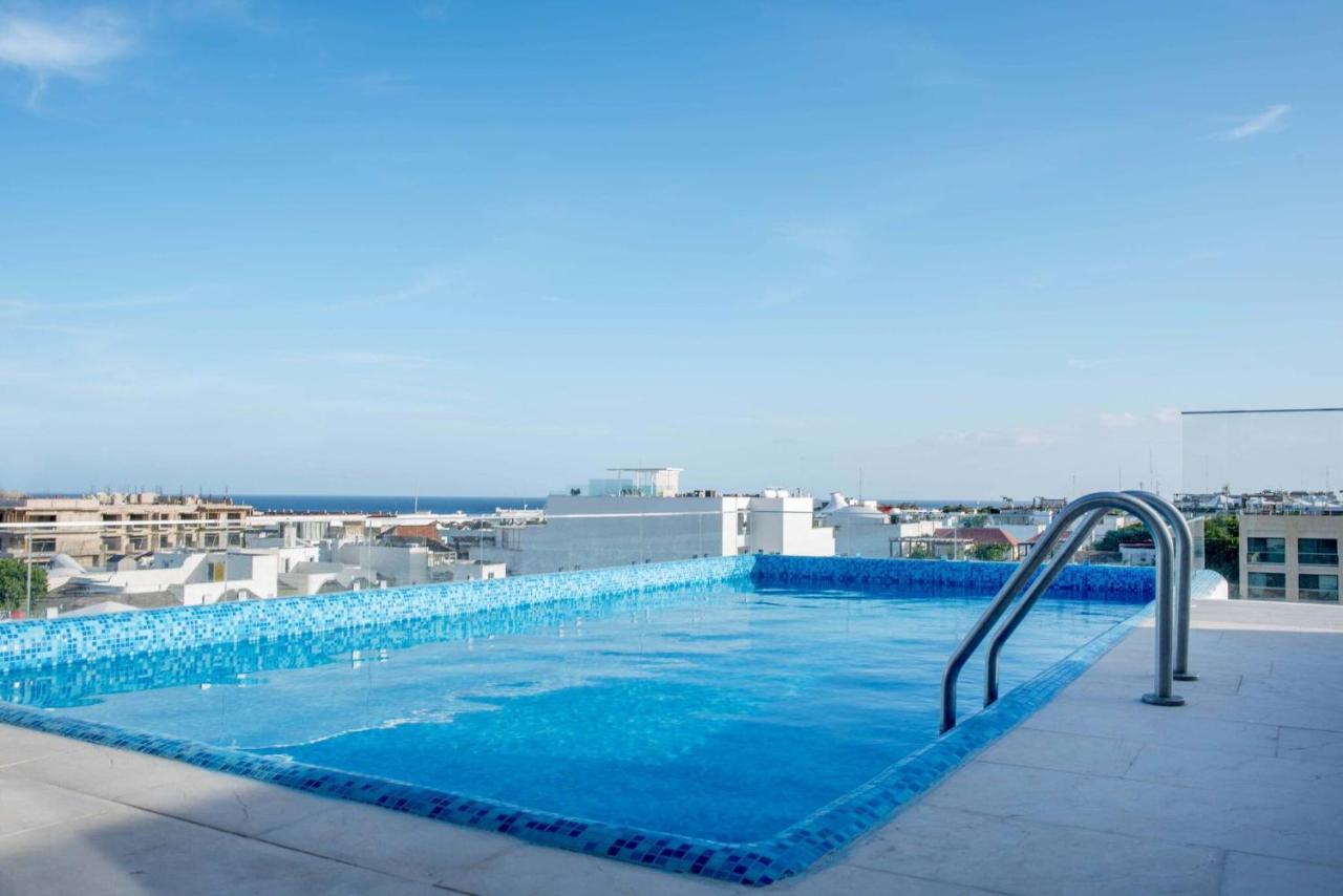 Close To Mamitas Beach, 2 Bedroom For Up To 5 Sleeps And Rooftop Pool! *