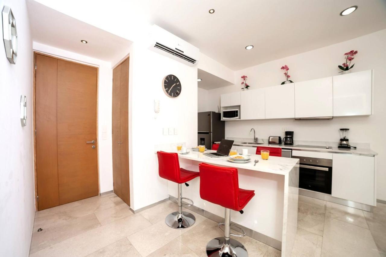 Close To Mamitas Beach, 2 Bedroom For Up To 5 Sleeps And Rooftop Pool! *