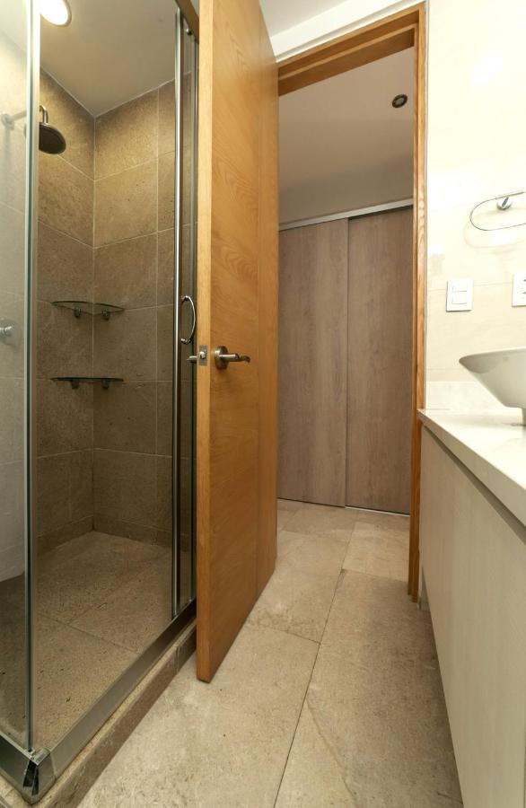 Close To Mamitas Beach, 2 Bedroom For Up To 5 Sleeps And Rooftop Pool! Apartamento Playa del Carmen