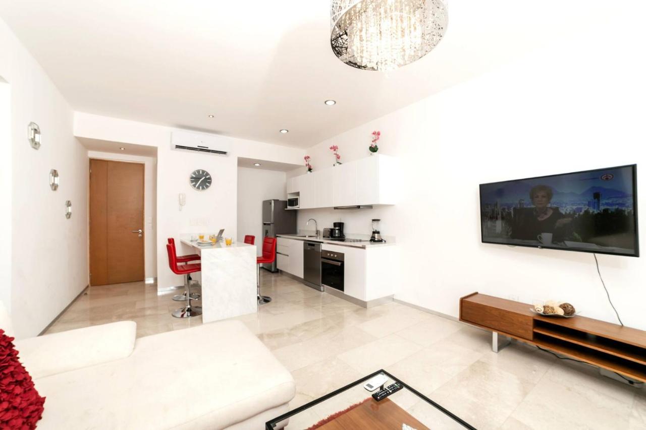 Close To Mamitas Beach, 2 Bedroom For Up To 5 Sleeps And Rooftop Pool! * Playa del Carmen